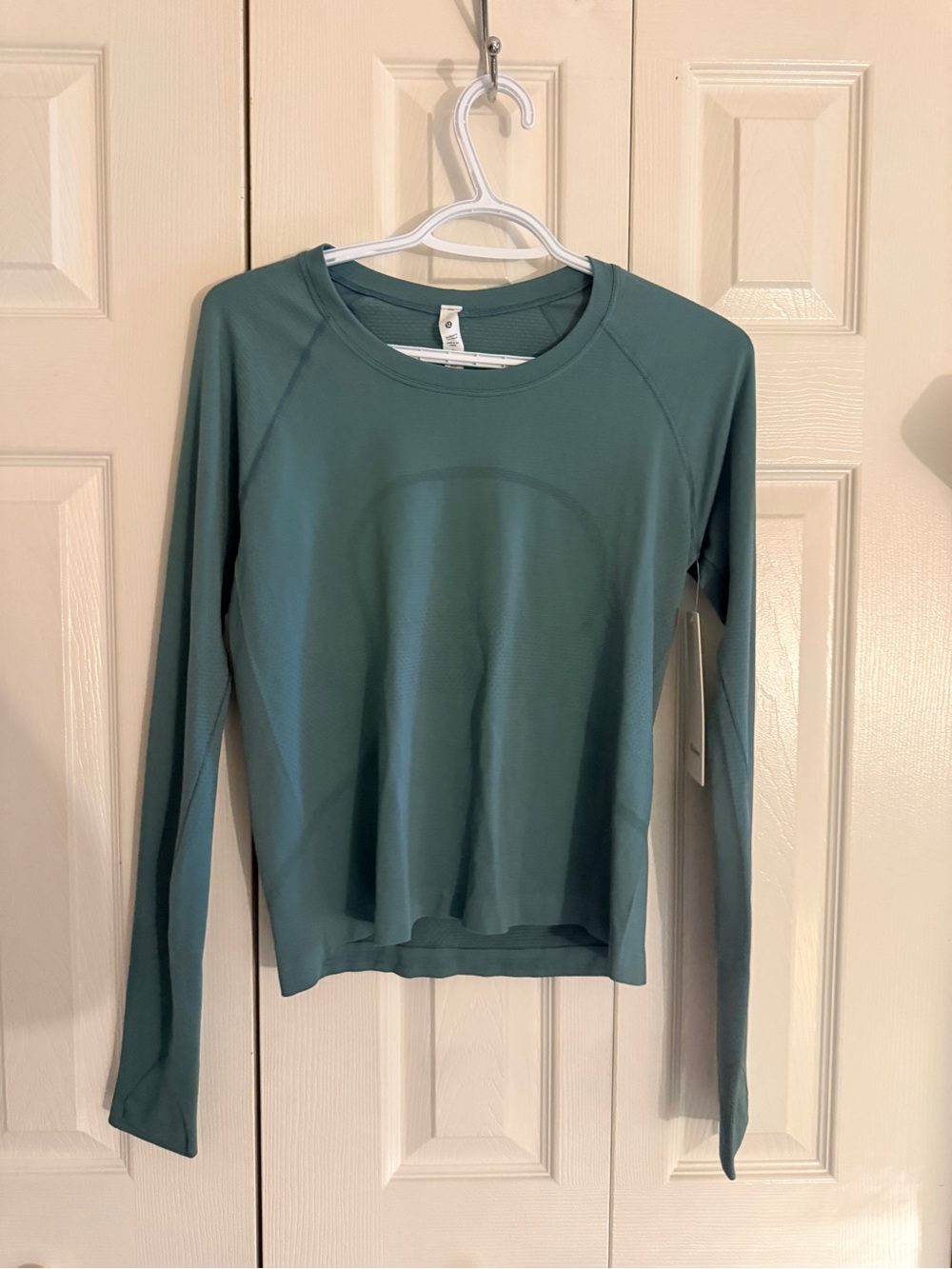 NEW Swiftly Tech Lululemon shirt *Race length